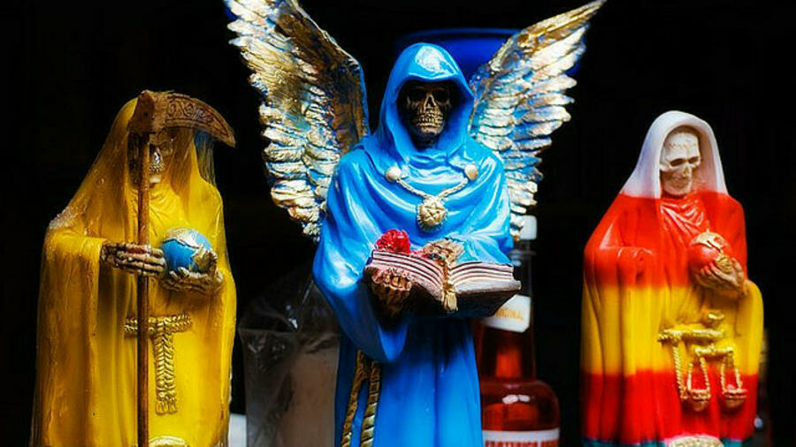 Santa Muerte, la Señora que no juzga